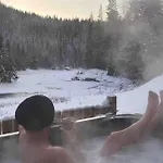 مكان تخييم Adalsvollen Retreat -go Wild For A While, Private Nature Getaway فيردال